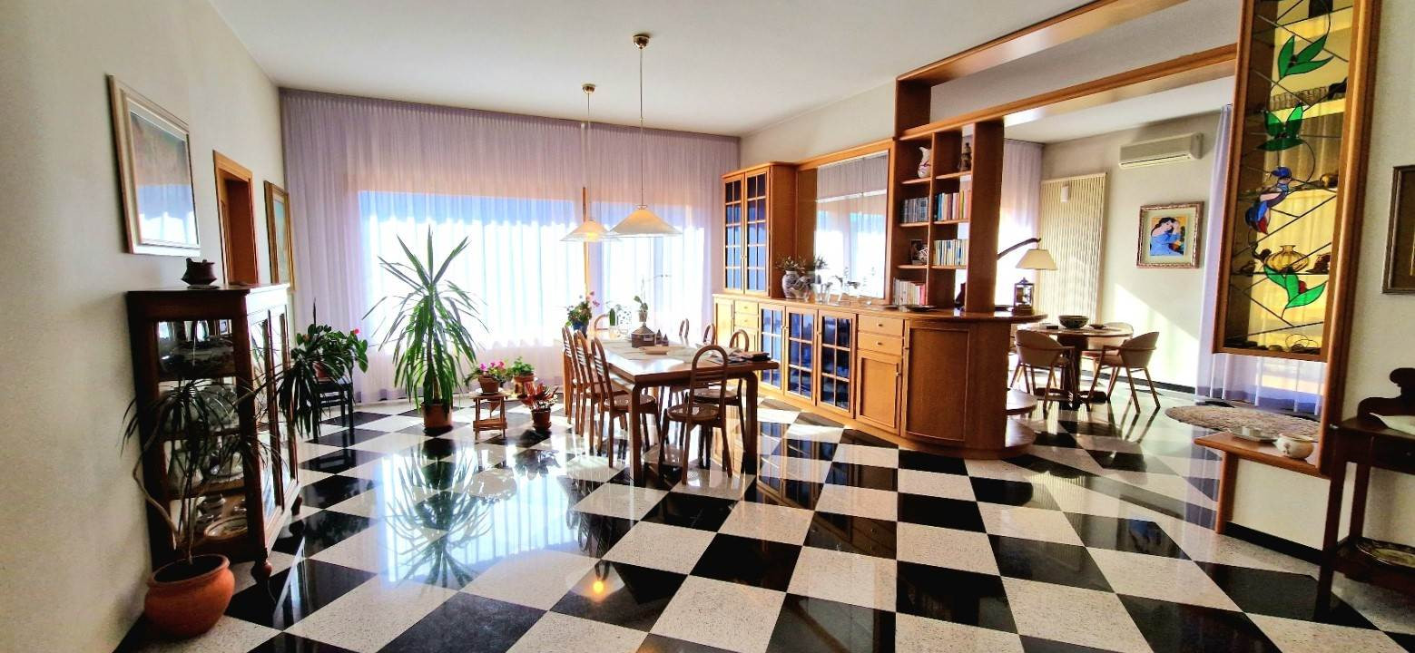 gallery gallery-image