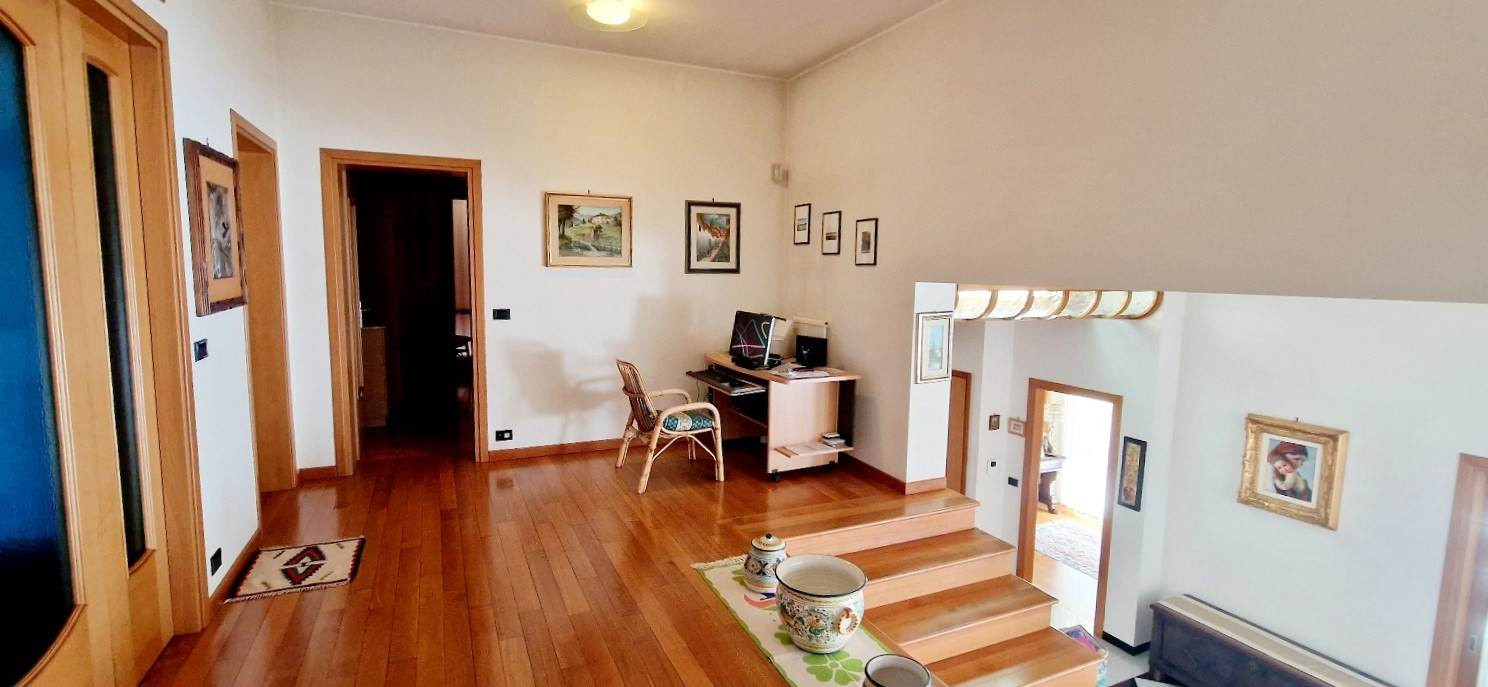 gallery gallery-image