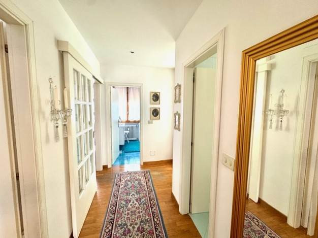 gallery gallery-image